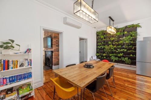North Melbourne Lit Et Petit-Déjeuner | Work Sleep Live Melbourne