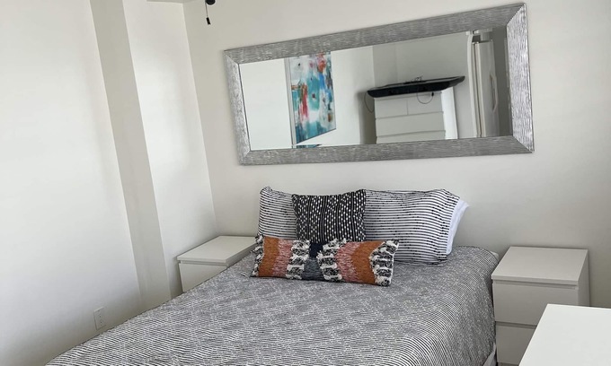 East Fort Lauderdale Appartement | Wow! Beautiful studio (walk to the beach) (2325-6)