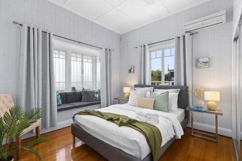 Norman Park Maison | Wow Bridge views Near CBD Quiet bus train