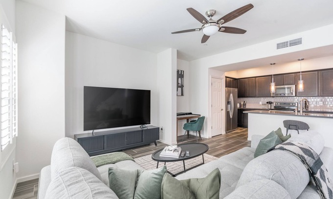 Desert Ridge Copropriété | Wow! Luxury Designer Townhome Aviano Resort Style