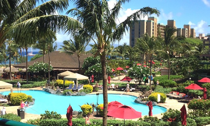 Kaanapali Copropriété | Très bien situé! Très bon prix! Cour intérieure avec vue sur l'océan, proche de la plage, par le propriétaire