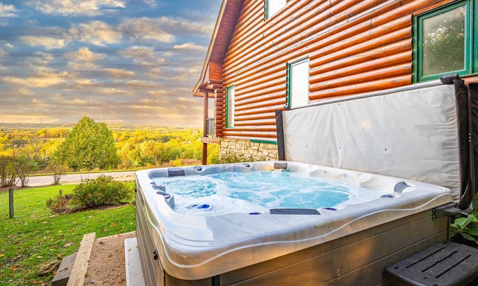 The Galena Territory Cabine | Unforgettable! Best View in Galena, 8-person Hot Tub, Stunning Decor, Amenities.