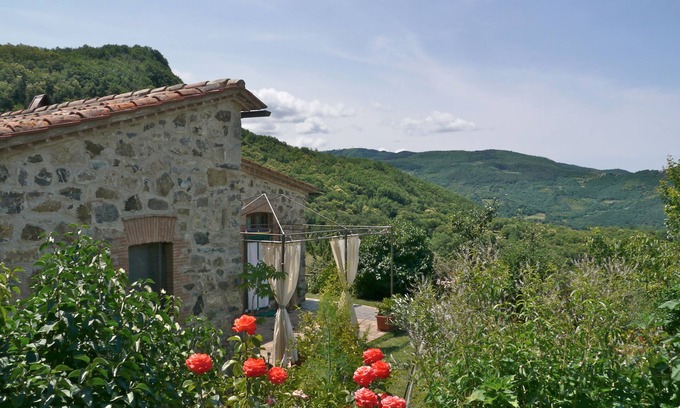 Arcidosso Cottage | enveloppé dans le parfum des fleurs et d'herbes méditerranéennes