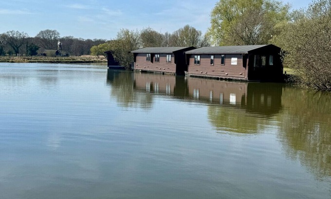 Smallburgh Location De Bateaux | Wroxham Broads Lodge Houseboat