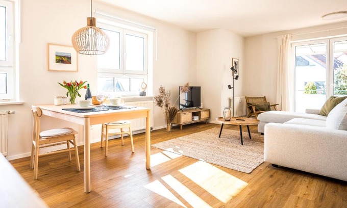 Boergerende-Rethwisch Appartement | Wunderschöne Ferienwohnung mit Feldblick und Balkon, mit kostenlosem Wlan und Strandfahrrad, Haustiere erlaubt