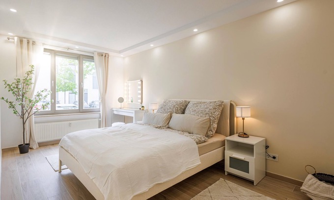Schoenefeld Appartement | Wunderschöne Wohnung mit Terrasse Nähe Airport BER