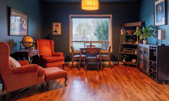 Walla Walla Maison | WW wine escape—3BR home with AC, patio, full kitchen, grill & cozy charm.