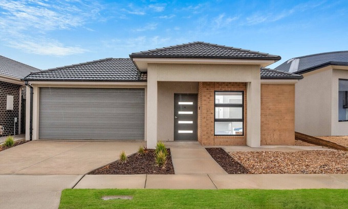 Wyndham Vale Maison | Wyndham Vale Retreat- Disability Friendly Accommodation- 4 Bedroom Holiday Home