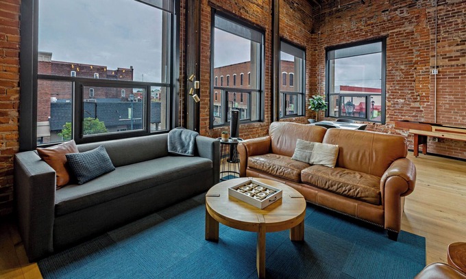 Effingham Appartement | XCHNG Unit B. 3 Bedroom Luxury Loft., XCHNG. Modern Loft in the heart of Effingham.