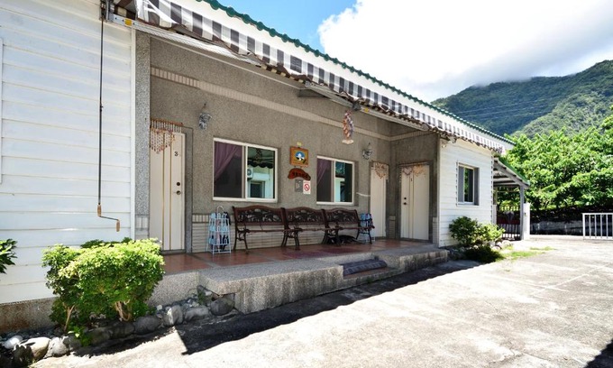 Donghe Maison | Xi Cun Homestay