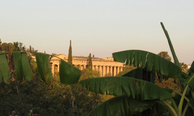 Thissio Maison | an alternative under Acropolis