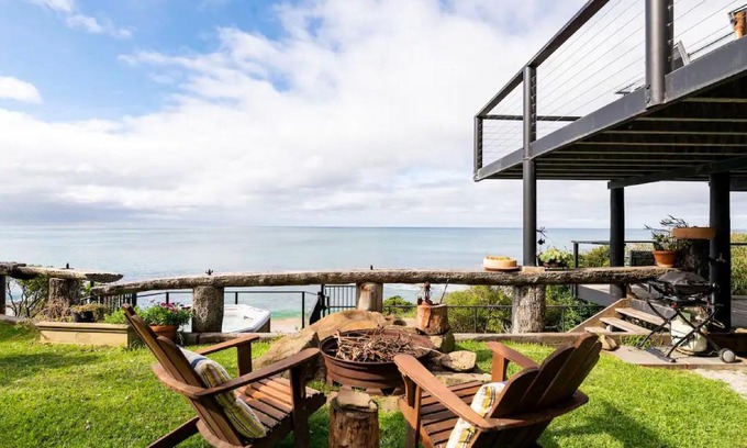 Wye River Maison | Y Vue - Beachside Apartment with Ocean Views
