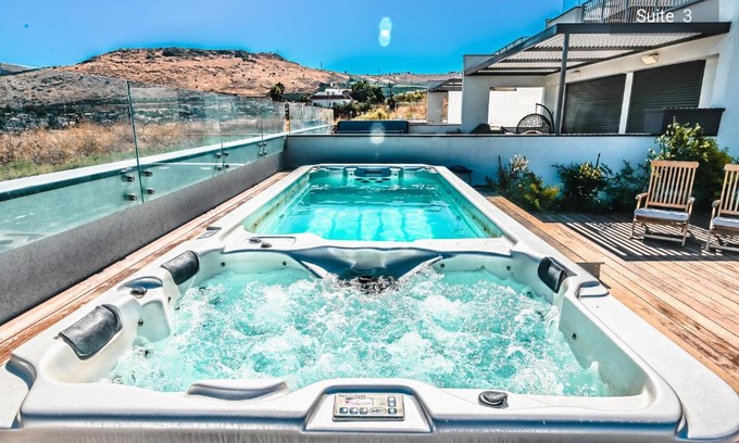 Migdal Appartement | YalaRent Magdala Resort- Luxury Suites with Pool or Jacuzzi with Sea View