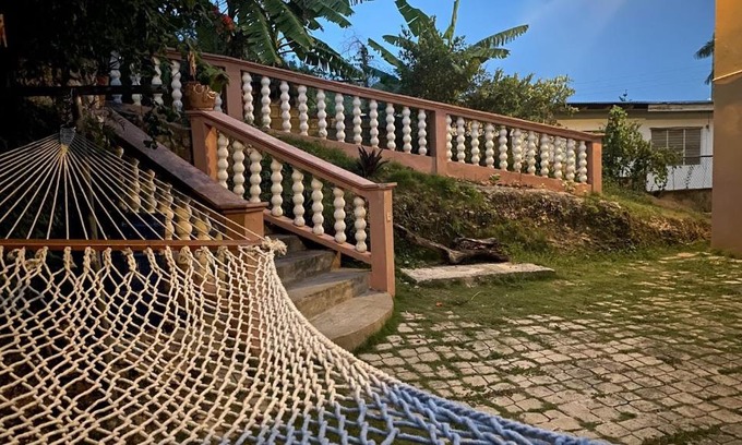Albion Villa | YanceyLargoEstate 2BR Villa with Mountain Views