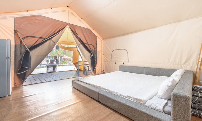 Hongcheon Maison | Yangpyeong Flower Caravan Pension