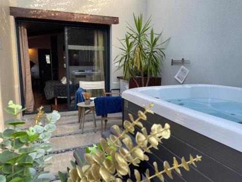Arrest Maison | Yanna Lodge, gîte classé 4 étoiles avec Spa couvert entièrement