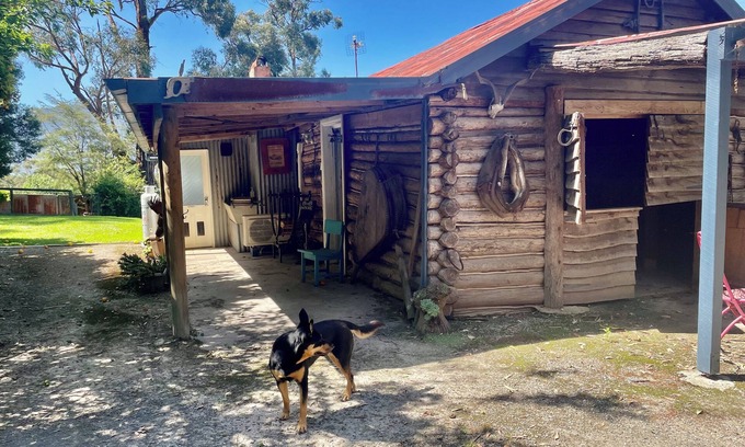 Yarra Junction Cabine | Yarra Valley log cabin