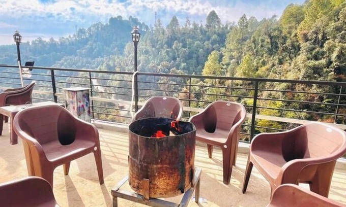 Shoghi Lit Et Petit-Déjeuner | Yashvi Paradise Shimla