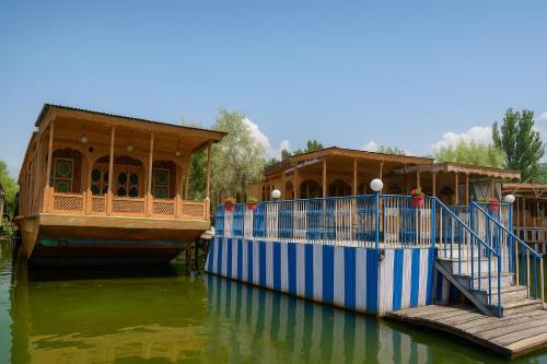 Dal Lake Location De Bateaux | Yasmeen Group Of Houseboats
