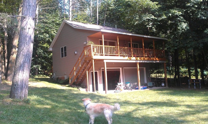 Lake Nebagamon Cottage | Année Round Lake Home, HDTV, WIFI, l'utilisation de l'été de Pêche & Paddle bateau.