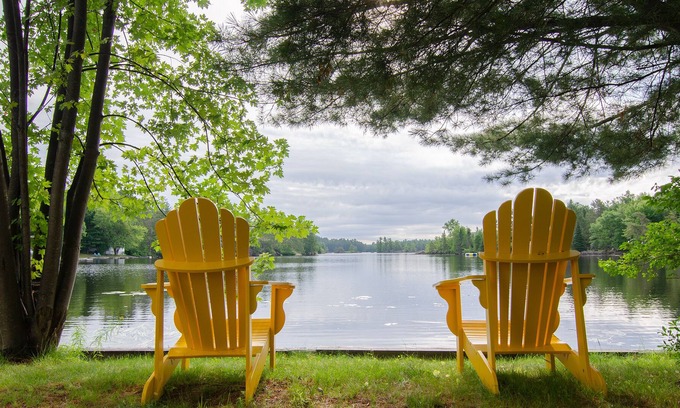 St. Charles Maison | Year-round vacation for family and friends by the lake Nipissing.