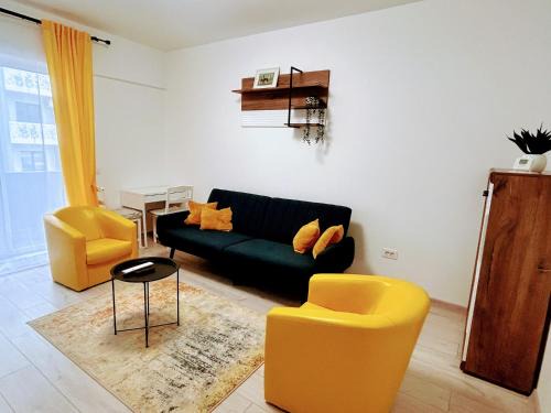 Nord-Est Appartement | Yellow Dawn Modern Flat in Quiet Area with Garage Parking and Self Check-In