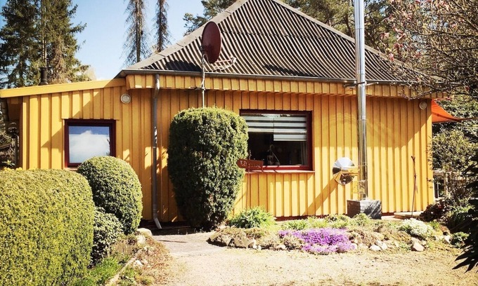 Rehburg-Loccum Maison | Yellow wooden house near Mardorf on the Steinhuder Meer