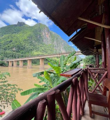 Nong Khiaw Maison | Yensabai Bungalow River view