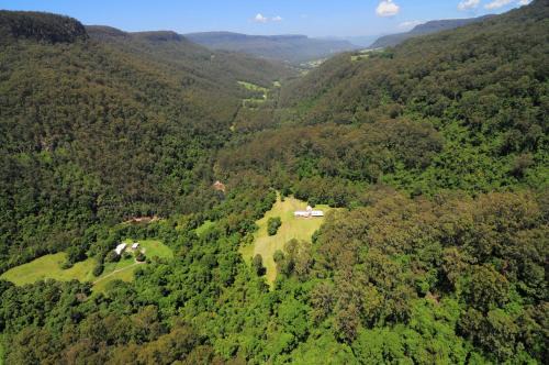 Upper Kangaroo Valley Maison | Yeola Lush location with river access