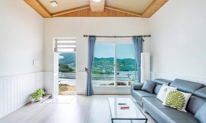 Yeosu Maison | Yeosu Sky Pension