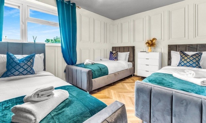 Bordesley Maison | YINMAE - Sleeps 10 BHAM City Centre | Work, Family & Groups