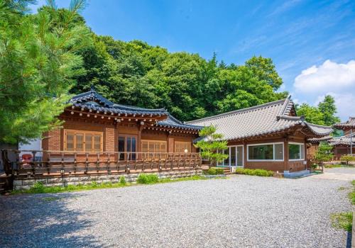 Yongin Maison | Yongin Yejik Hanok Pension