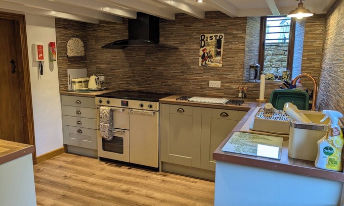Dent Maison | Yorkshire Dales Holiday Cottage in Dent. Self-catering, pet-friendly, sleeps 8.