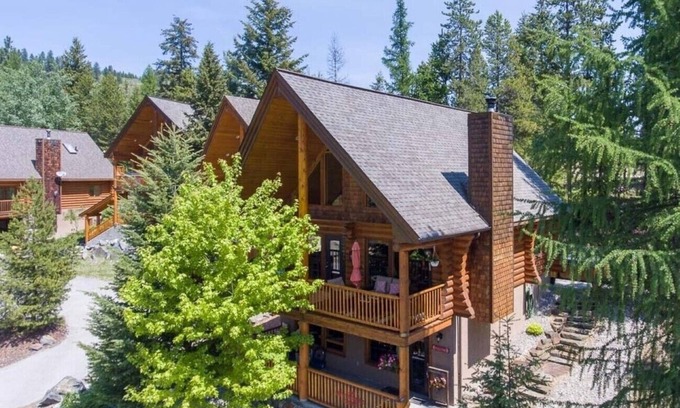East Kootenay Cabine | Nouvelle liste! Belle cabane en rondins w / bain à remous!