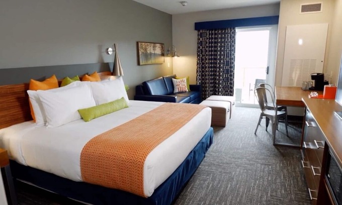 Circleville Station Balnéaire | Your Catskills Waterpark Hideaway! 3 Big Rooms w/ Balconies & Waterpark Access!