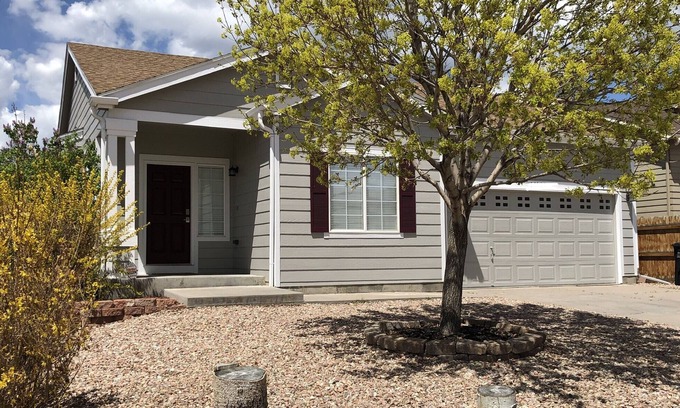Gleneagle Maison | Votre maison COLORADO, à 5 minutes de l'AIR FORCE ACADEMY, pour 12 personnes et plus
