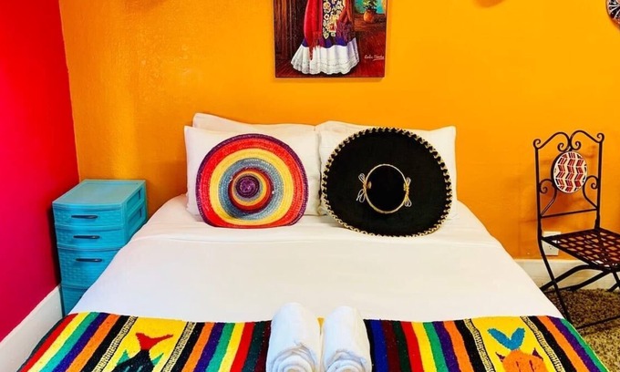 Civic Core Appartement | Your colorful fiesta casita! @ SD downtown!