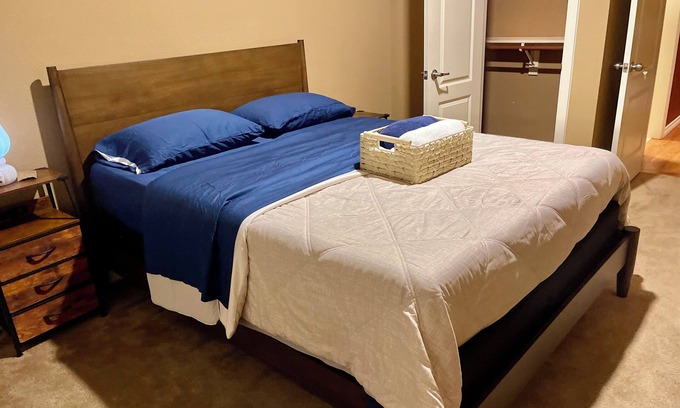Euless Maison | Your Cozy Home Away from Home, in a gated neighborhood!