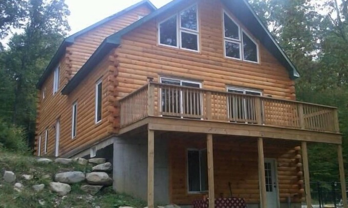 East Chatham Maison | Your Dream House: Pine Log Chalet, Sauna, Outdoor Pool