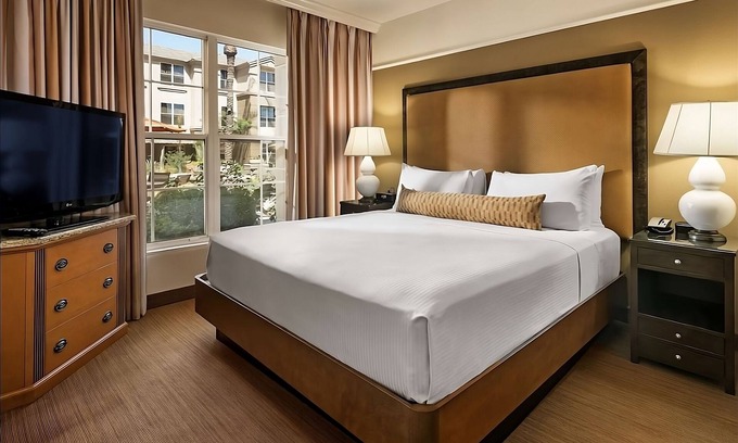 Gainey Village Villas Station Balnéaire | Your Gateway to Scottsdale's Wonders: Elegant Suites Await! Paws Friendly, Pool