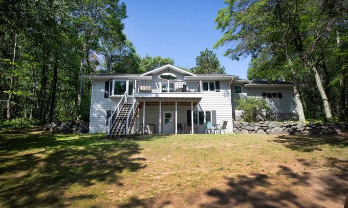 Spooner Maison | Your Great Escape Lake Home- Pet Friendly with Lake Access! Sleeps 10!