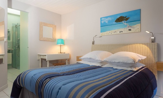 Aigues-Mortes Maison | GRAND CONFORT, pratique, au CALME avec stationnement gratuit, à 800 m de la cité