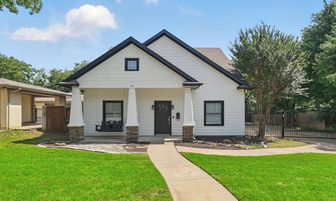 Historic Downtown Grapevine Maison | Situé à moins d'un pâté de maisons de la rue principale du centre-ville historique Grapevines