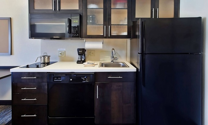 Horsham Maison | Your Home Away From Home! Free Parking, Pets Allowed, Near Speed Raceway