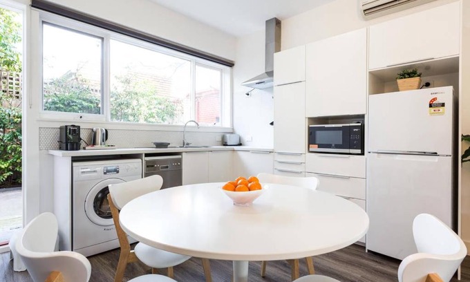 St. Kilda East Appartement | Your Home Away from Home
