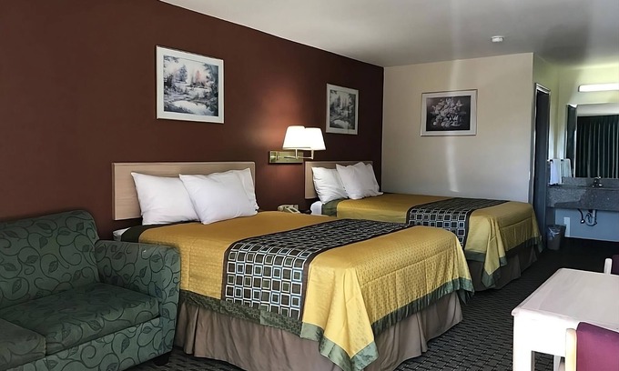 Cabot Maison | Your Home Away From Home! 3 Relaxing Units, Free Parking, Free Breakfast