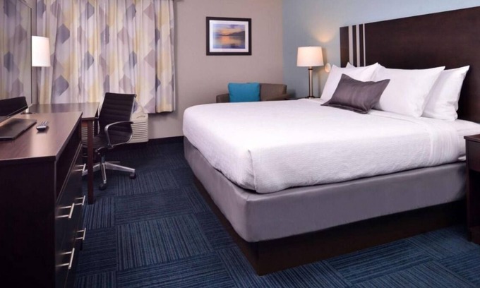Blaine Maison | Your Home Away From Home! Onsite Restaurant, Free Parking, Indoor Pool