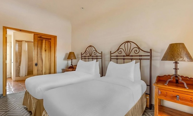 Cave Creek Hôtel | Your Home Away from Home! Full Kitchen, Swimming Pool, Free Parking!