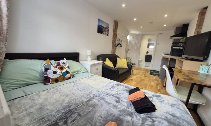 Edmonton Appartement | Your London Escape - Cosy Studio w parking