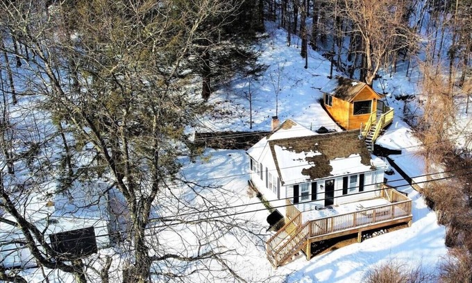 Jewett Maison | ***Your Own Cottage***